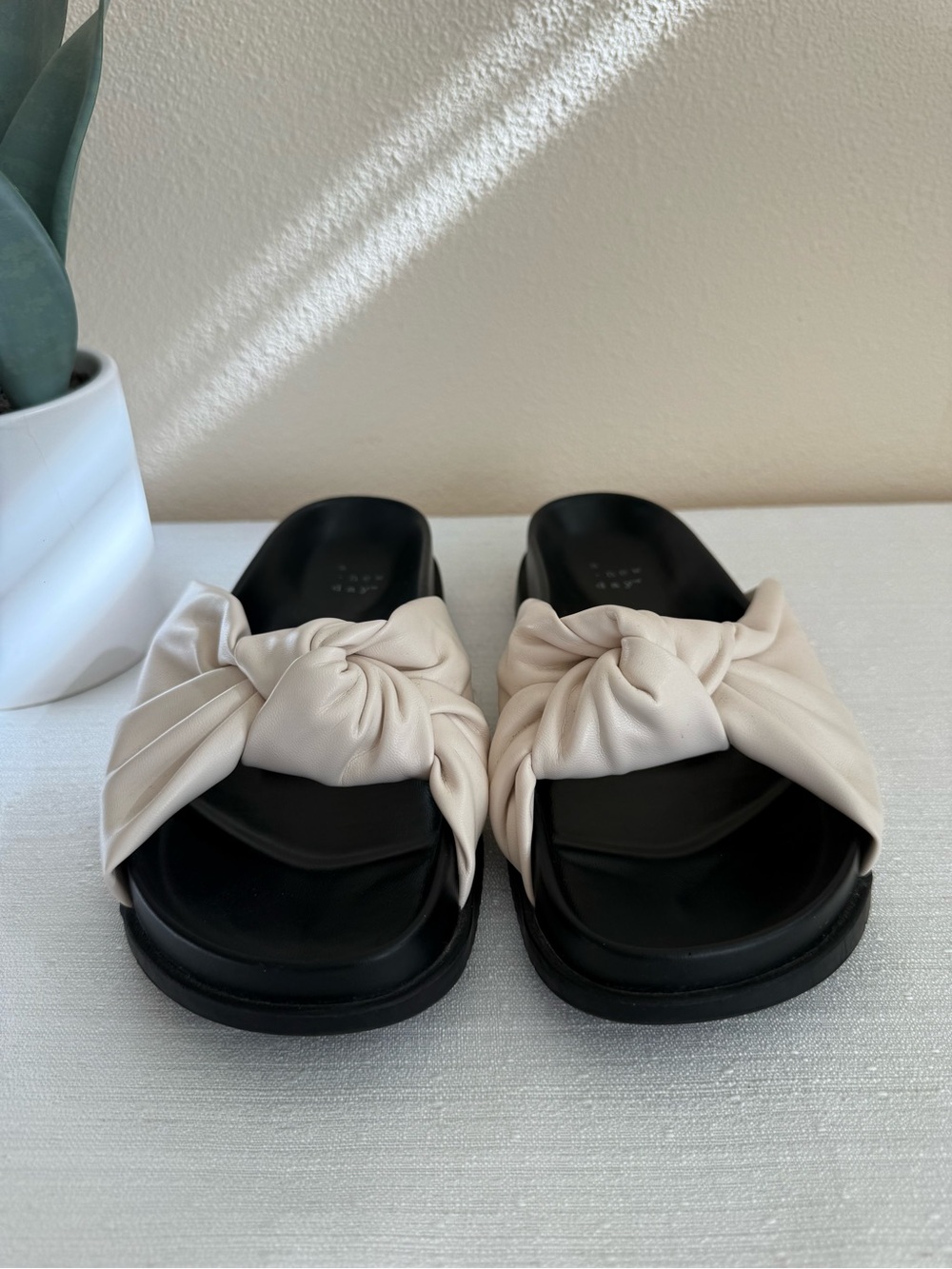 A new day Women’s Knotted Slide Sandals in Cream - Picture 5 of 11